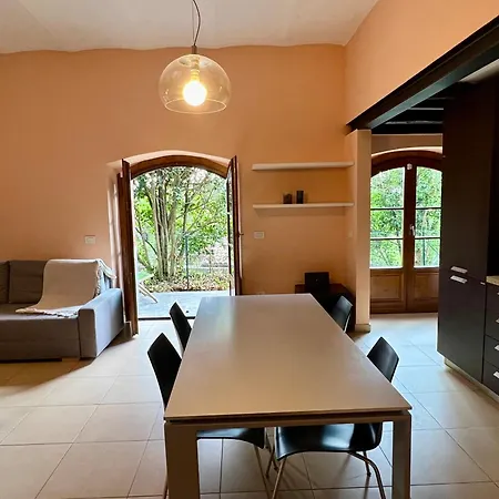 Апартаменты Borgo Del 1700 Le Scuderie - Bilocale Travedona