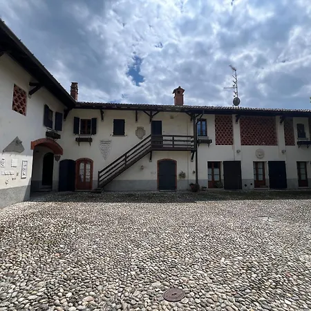 Borgo Del 1700 Le Scuderie - Bilocale Apartamento Travedona