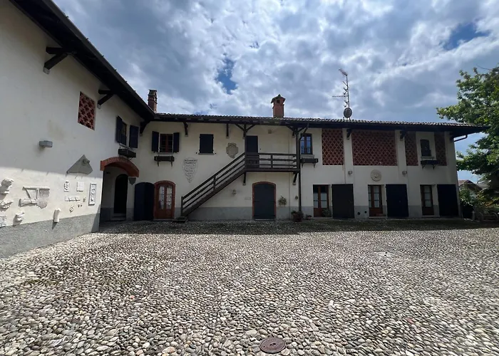 Borgo Del 1700 Le Scuderie - Bilocale Appartamento Travedona